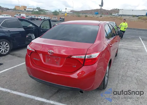 2015 Toyota Corolla Le Plus z USA, uszkodzony, nr VIN 5YFBURHE9FP214016